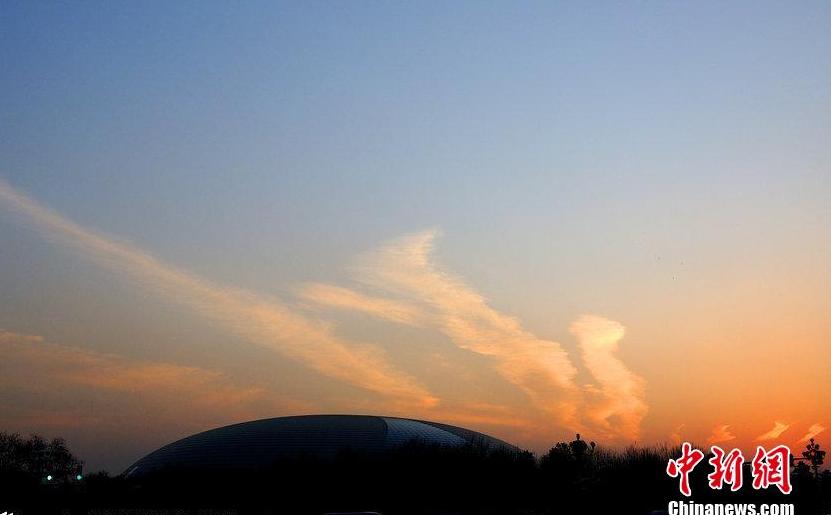 北京惊现火凤凰美丽晚霞