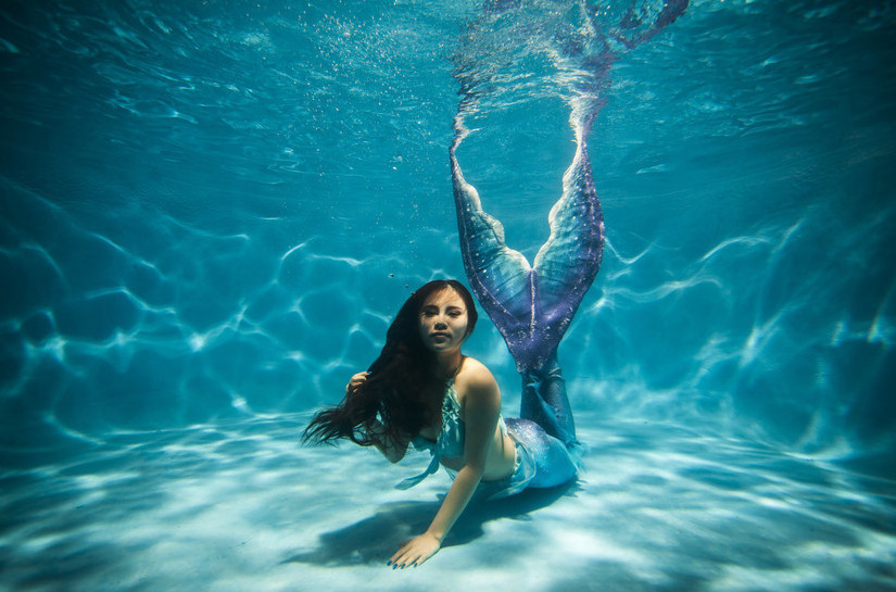 1.7米的水下<em>公主</em> 重庆女孩<em>编织</em>自己的人鱼梦