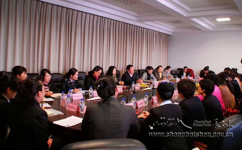 我区召开同筑中国梦 共话巾帼情国际劳动妇女