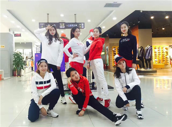 看冰雪天使特训营里咋训练