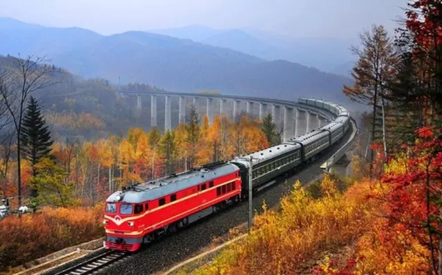 这列开往长白山的绿皮火车,风景美到不敢眨眼睛