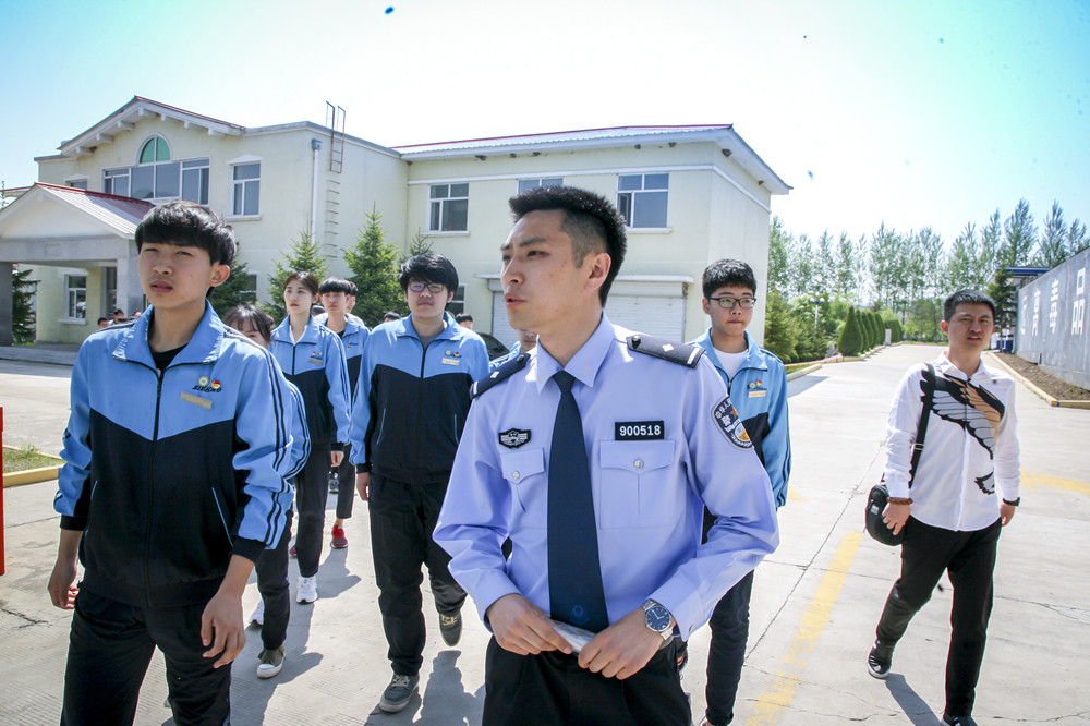 延吉市职业高中禁毒摄影