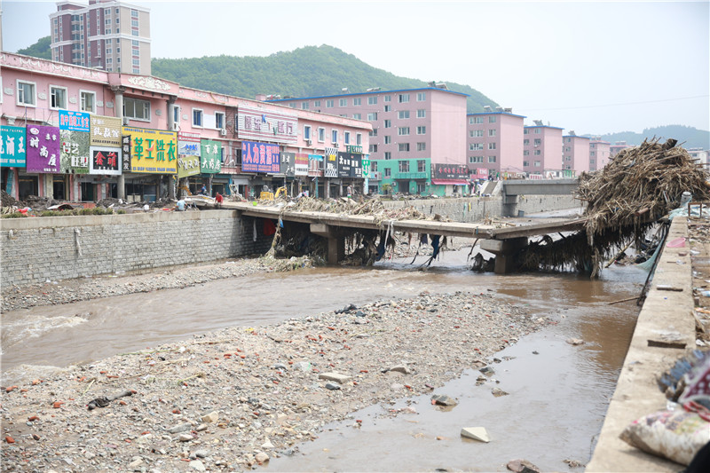 武警吉林省总队上千官兵投入永吉灾区重建工作