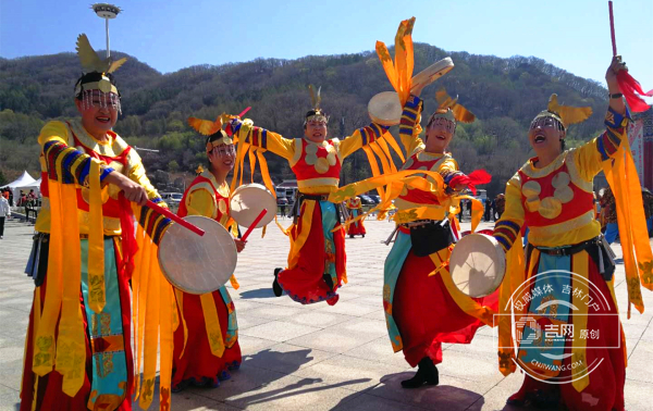 第13届吉林市开江鱼美食节开幕