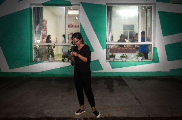 新华社记者跟随大学生回村创业日记