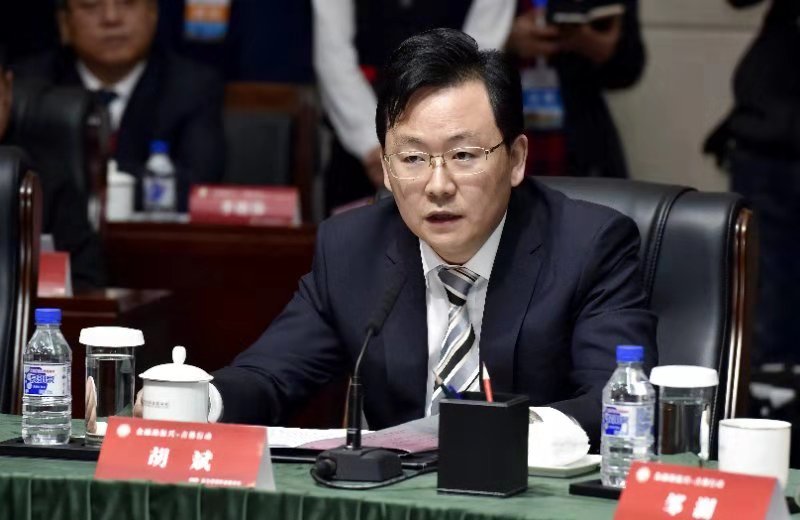 建议各金融机构加大对吉融资投入规模 参与普