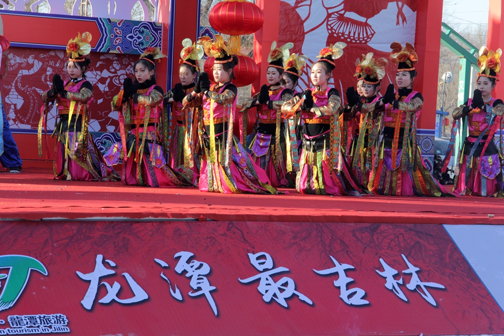 剪窗花 写春联 包饺子…来吉林市体验浓浓的满