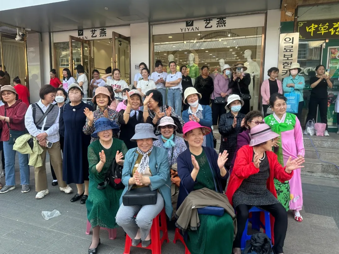带领游客追寻活力满满的文旅体验——延边州“中国旅游日”系列活动丰富多彩-新华网