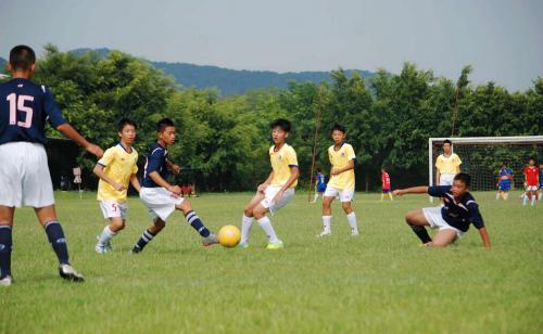 “东北联盟杯”青少年足球联赛在长开赛