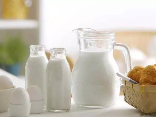 牛奶适合什么时间喝？