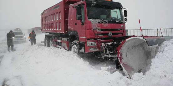 吉高集团：风雪不停，道路不畅，我们不休！