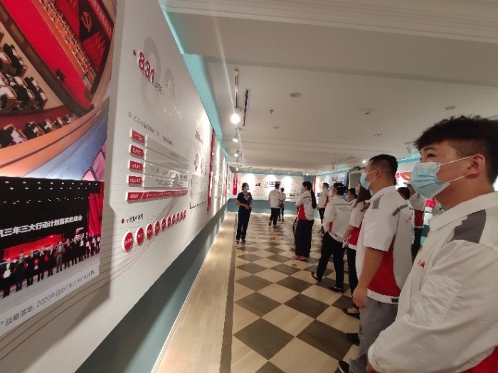 红旗工厂党委组织党员团员代表参加红色教育