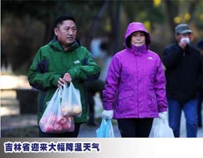 吉林石化有机合成厂加强装置现场安全通道管理