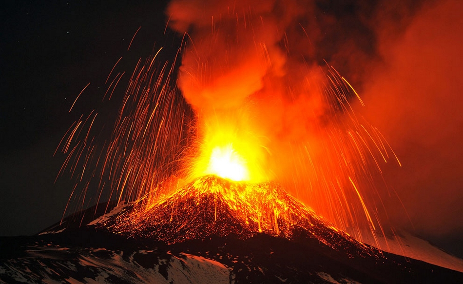 2013年全球火山喷发壮景